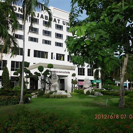 曼谷 Phranakhon Grand View酒店 外观 照片